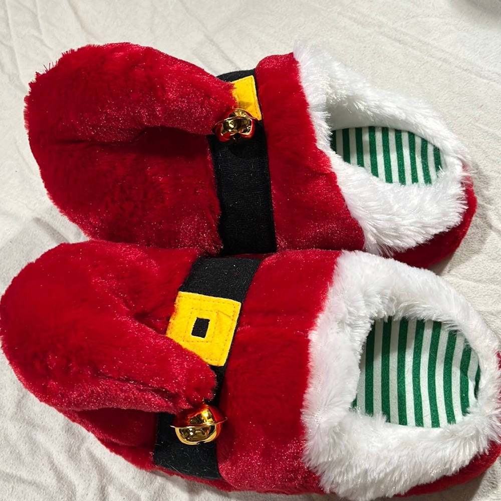 Like new – Christmas elf slippers with jingle bell! – S